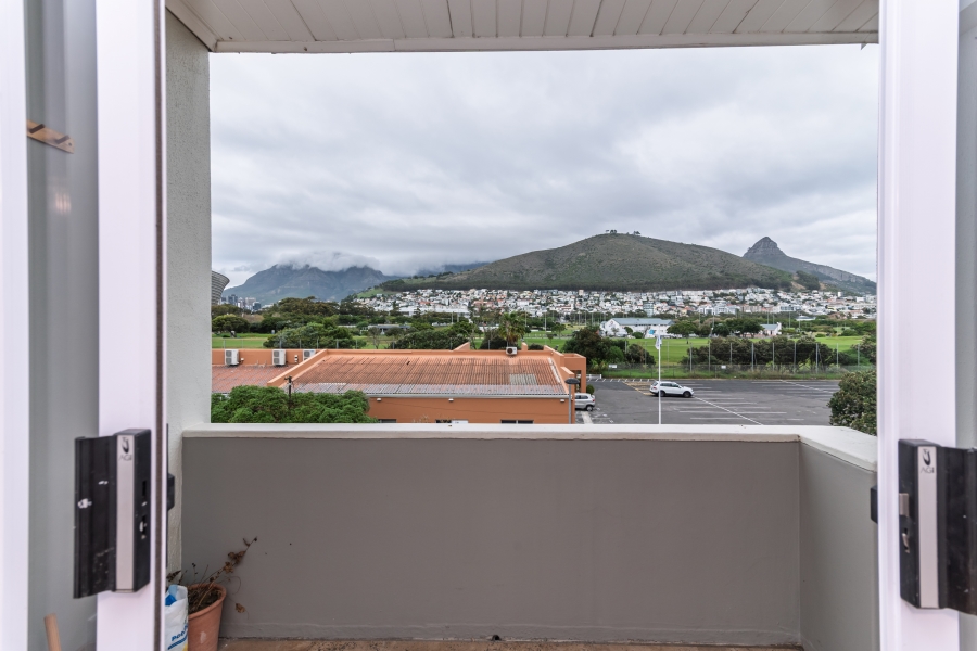 To Let 2 Bedroom Property for Rent in Mouille Point Western Cape